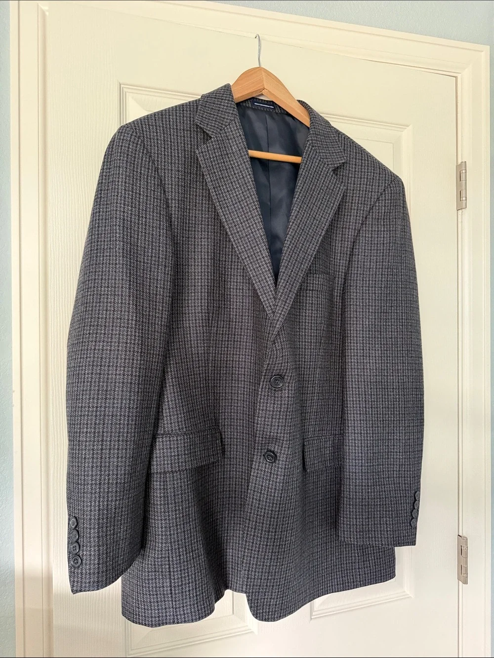 Stafford Men's Gray Micro-Houndstooth Sport Coat